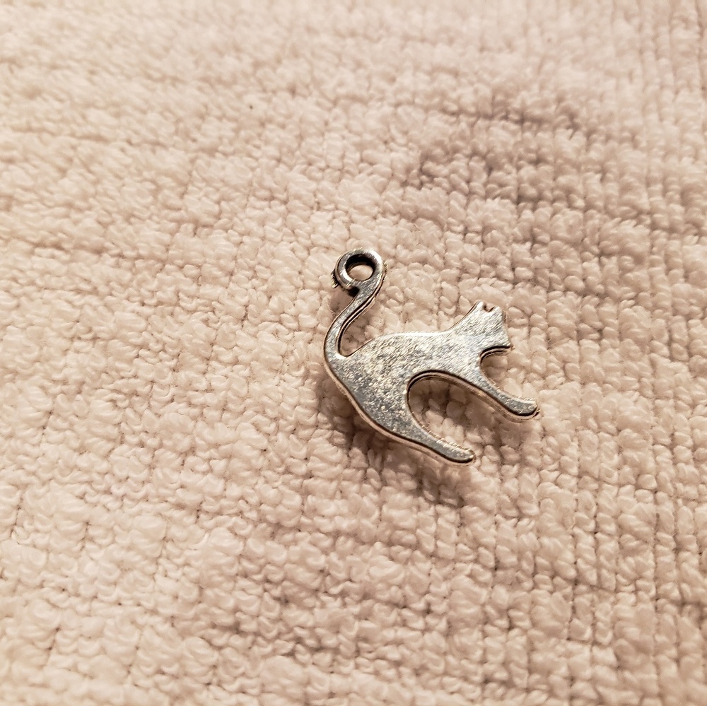 🚩3 for $20 🆕️Cat Charm for Bracelet or Necklace